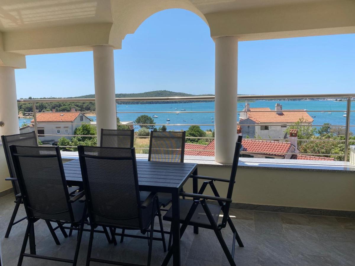Villa Livi - Luxury Sea View Appartments Medulin Exterior foto